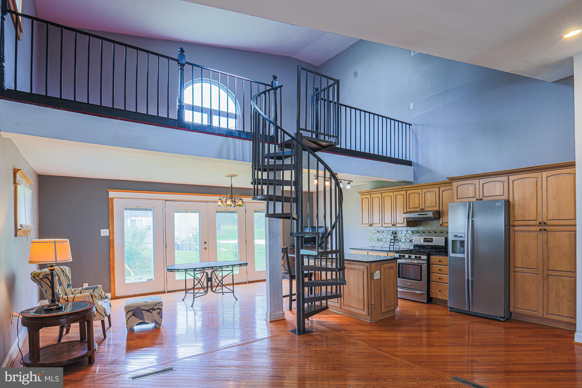 WILLIAMSBURG - Residential