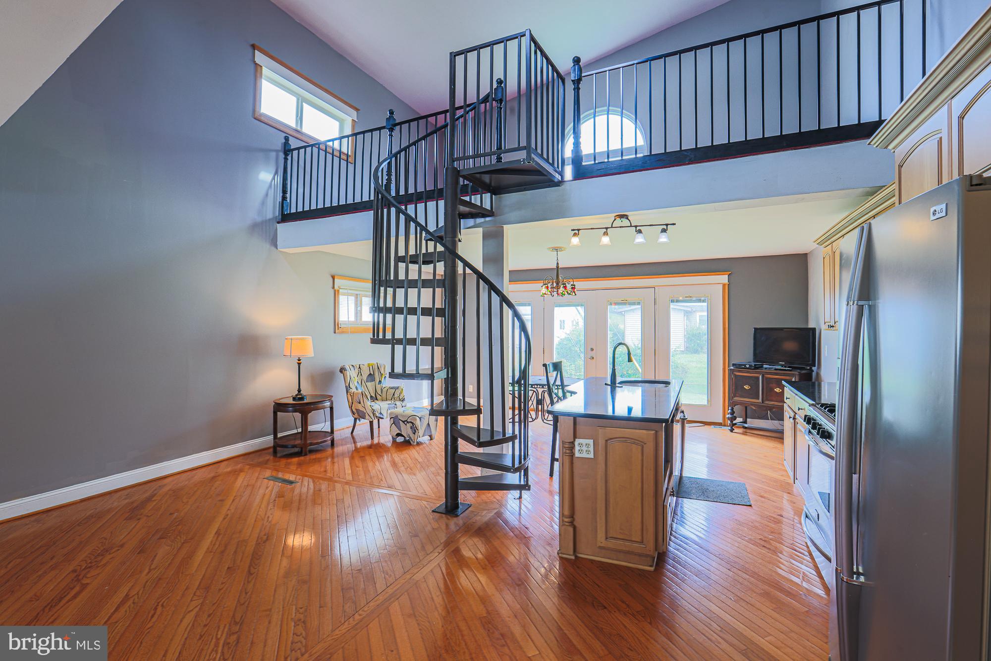 WILLIAMSBURG - Residential