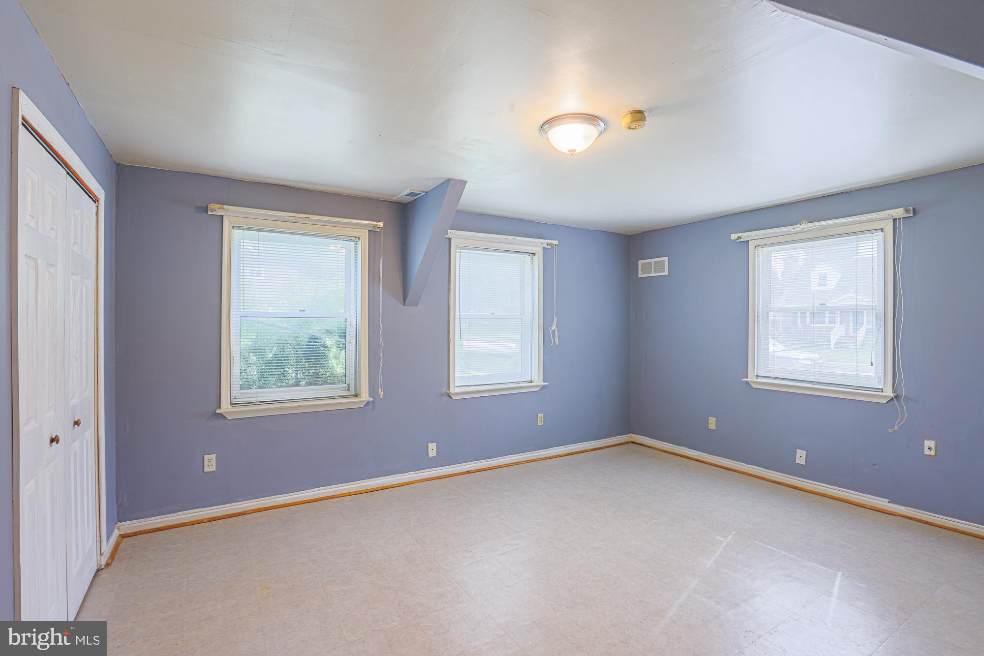 WILLIAMSBURG - Residential