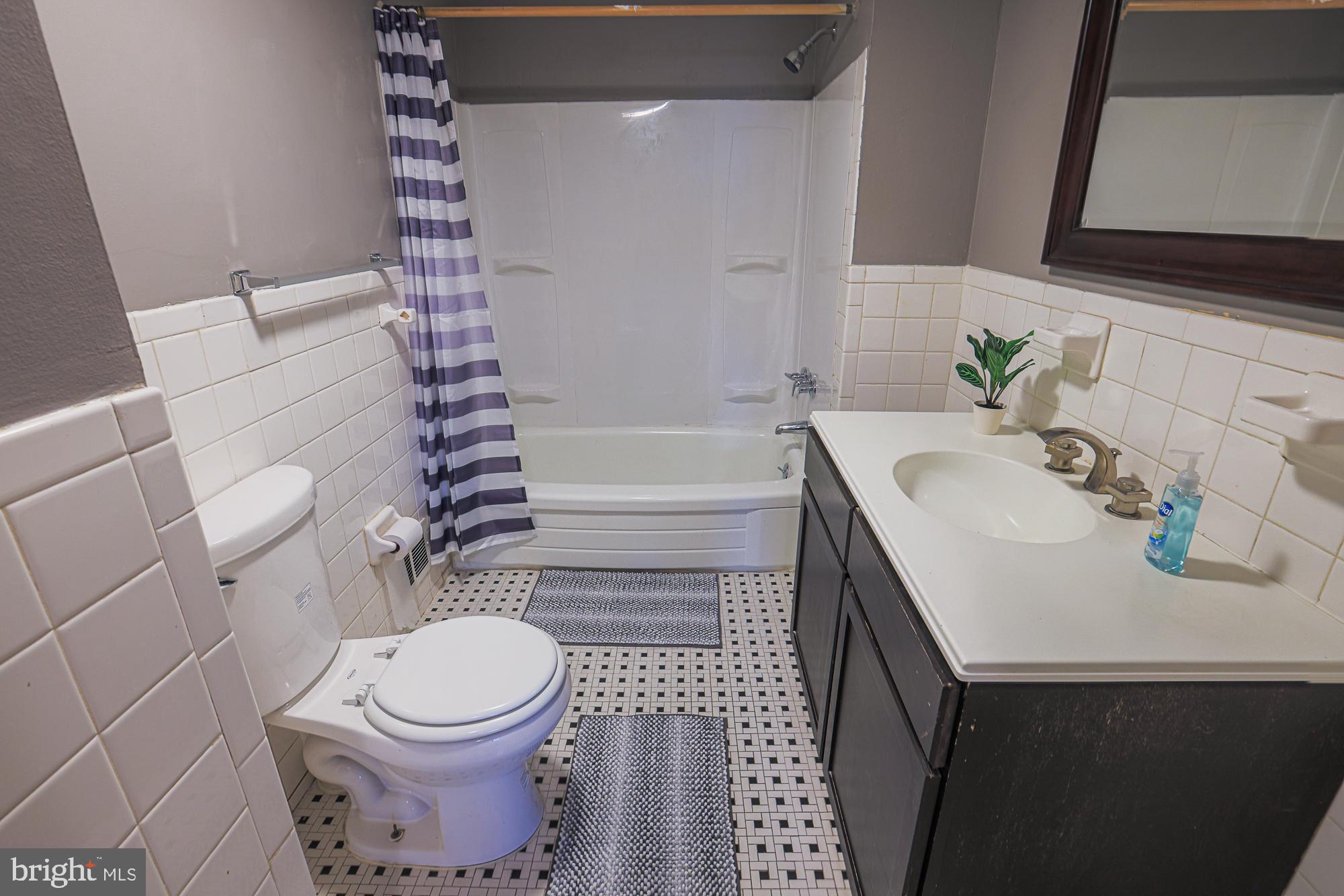 WILLIAMSBURG - Residential