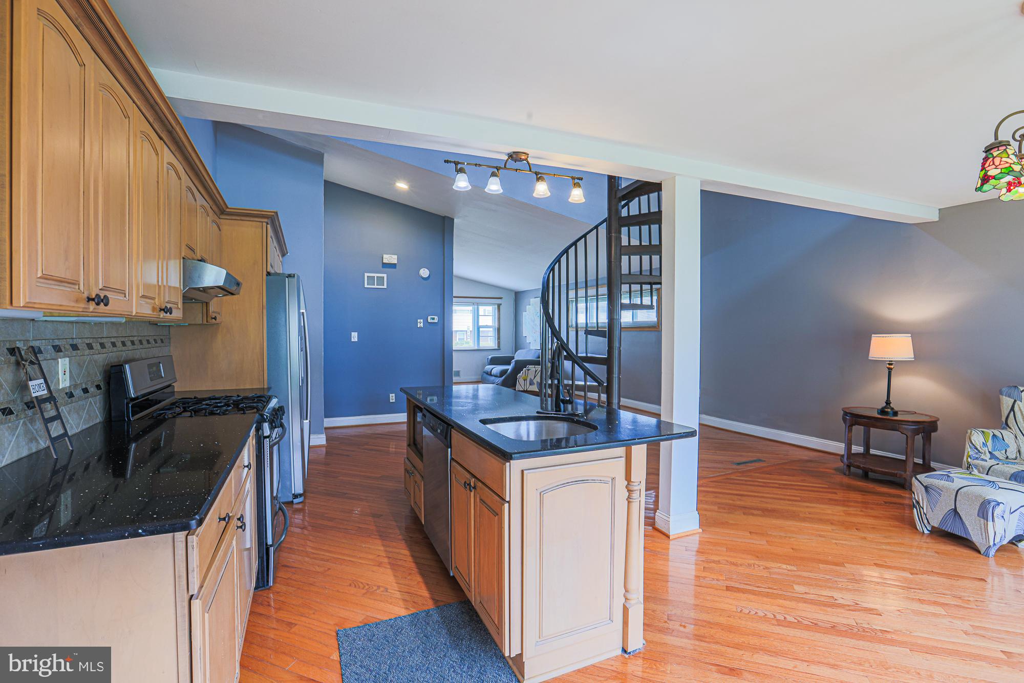 WILLIAMSBURG - Residential