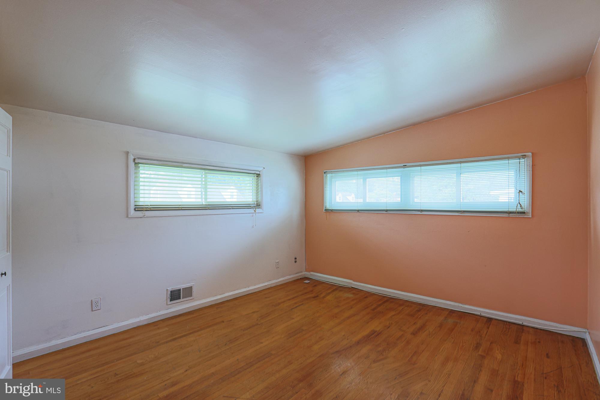 WILLIAMSBURG - Residential