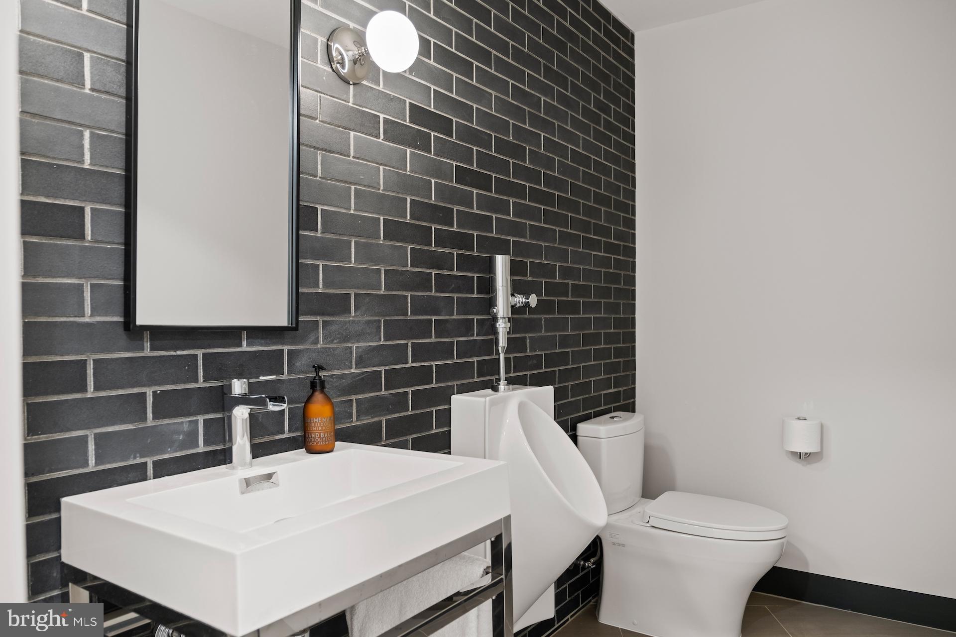 RUCKERS LANGLEY - Residential