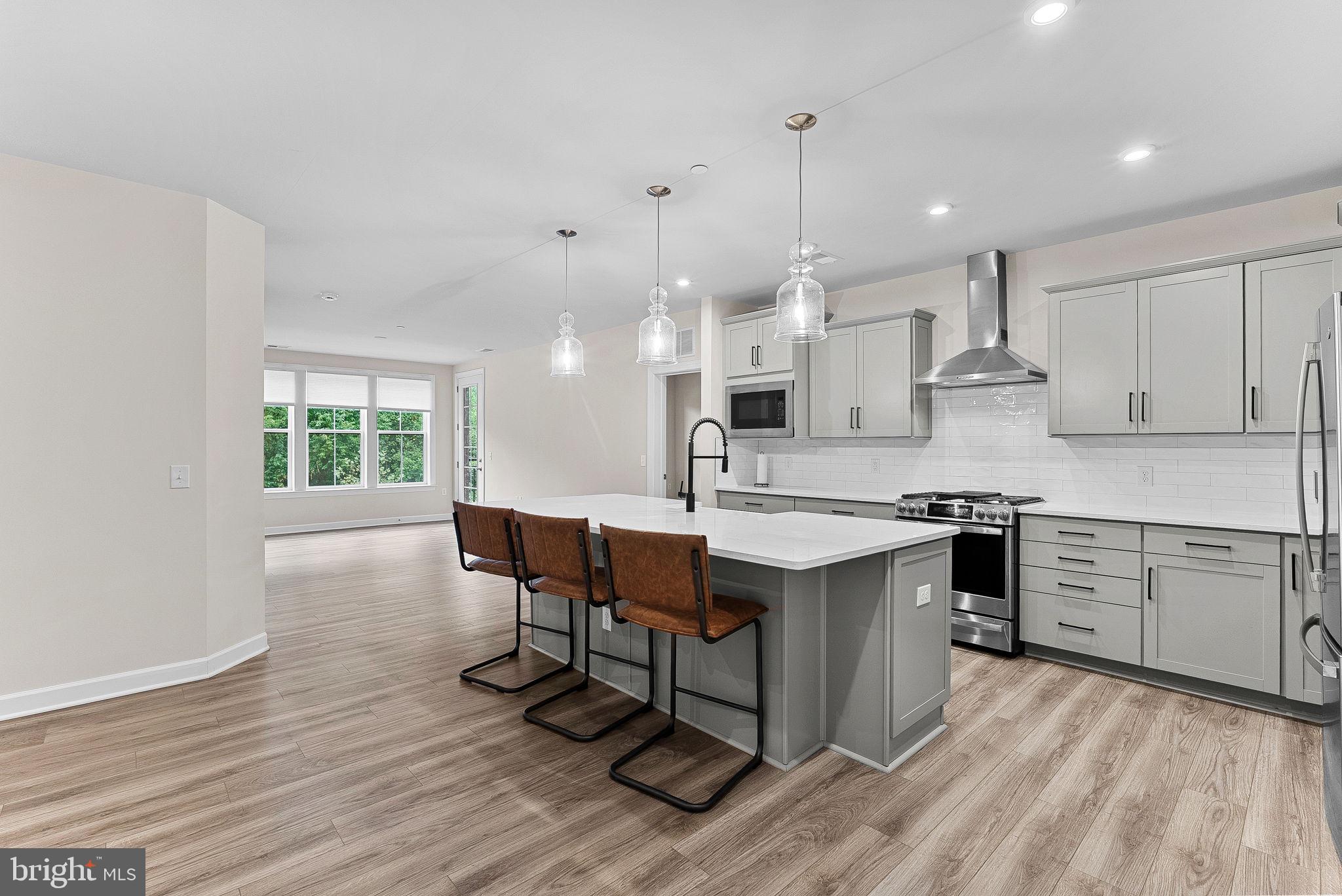 3925 FAIR RIDGE DRIVE 305