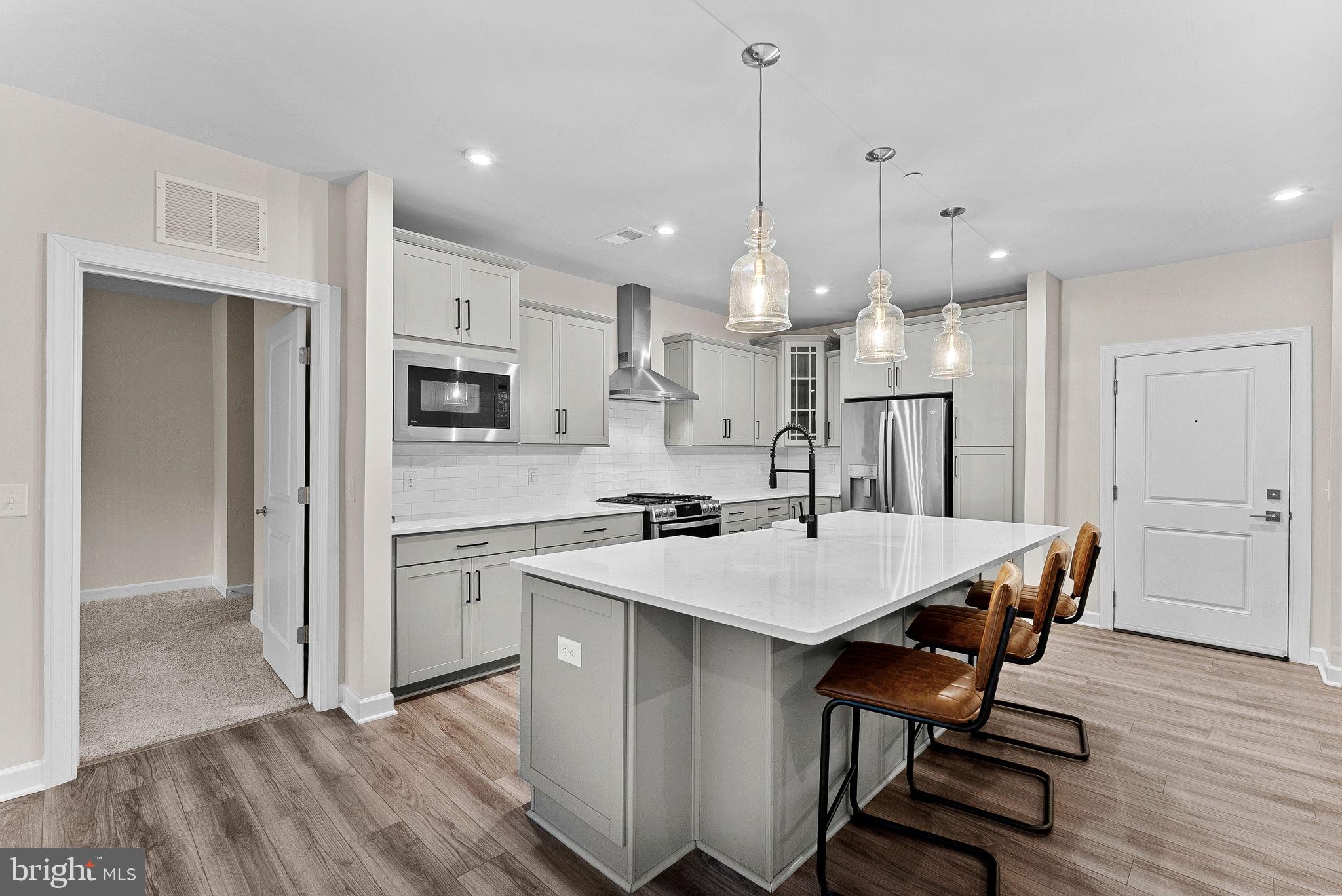 3925 FAIR RIDGE DRIVE 305
