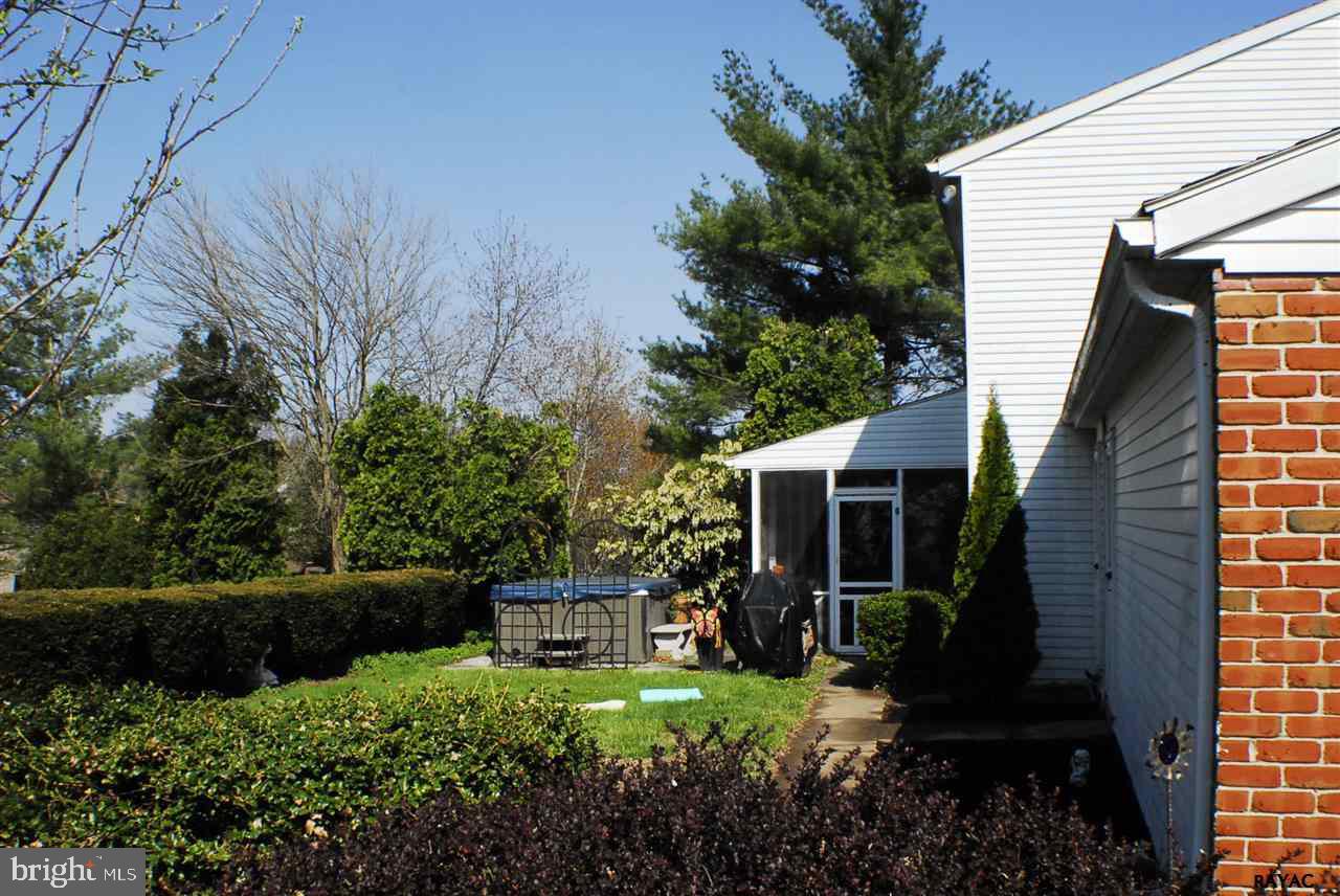 COUNTRY CLUB WEST - Residential