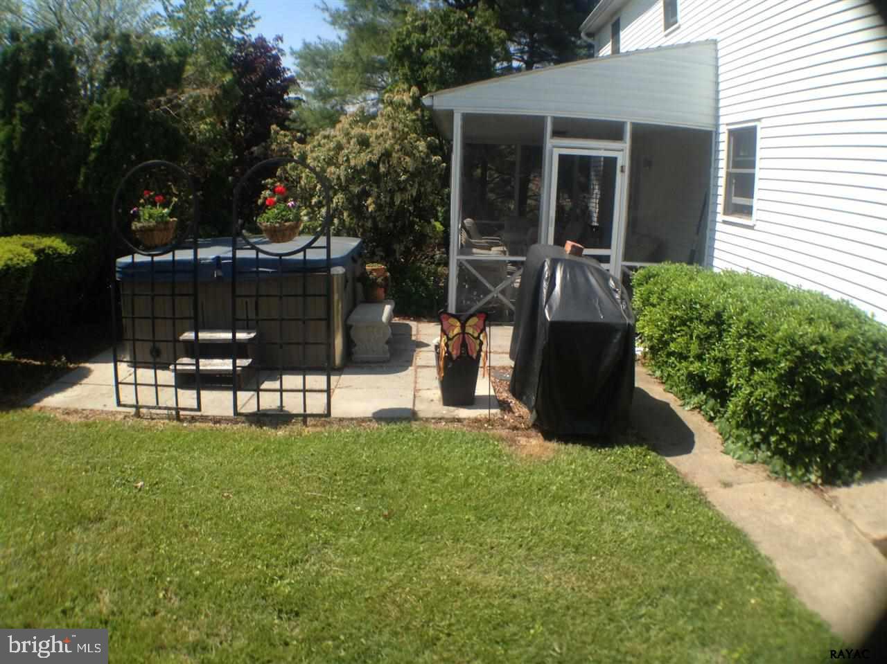 COUNTRY CLUB WEST - Residential