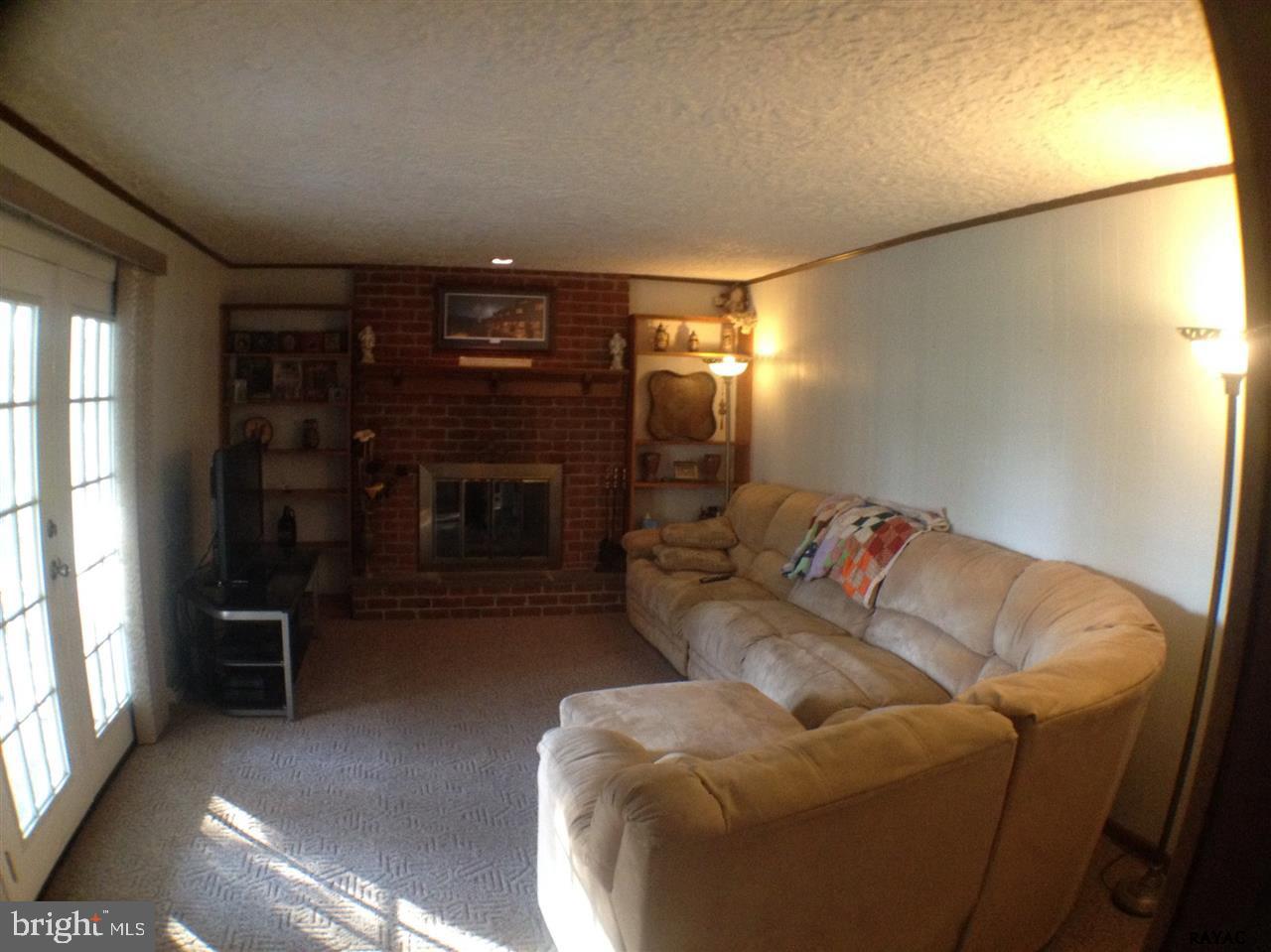 COUNTRY CLUB WEST - Residential