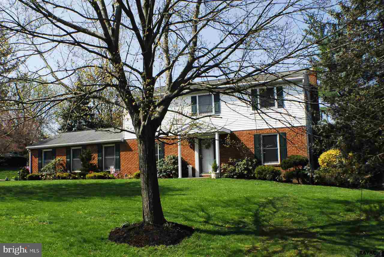 COUNTRY CLUB WEST - Residential