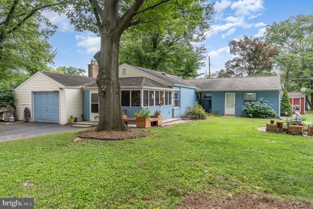 Photo of 203 Frederick Street, Mount Joy, PA 17552 (MLS # PALA2052326)