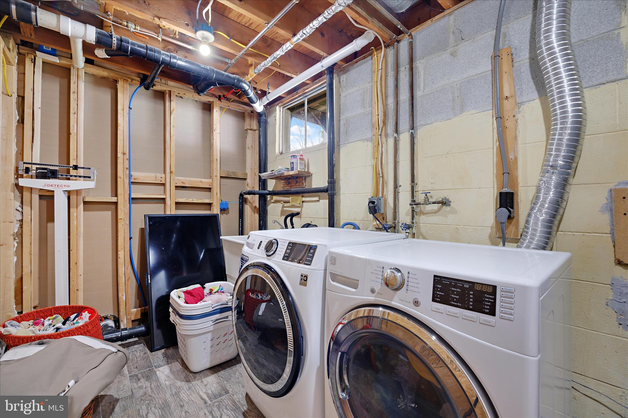 HILLSMERE ESTATES - Residential