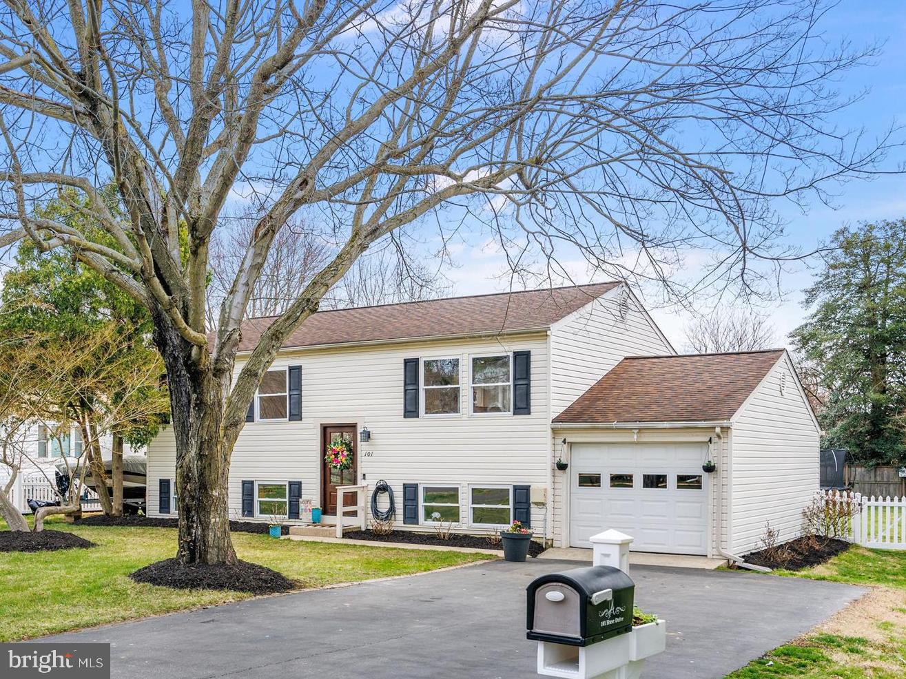 HILLSMERE ESTATES - Residential