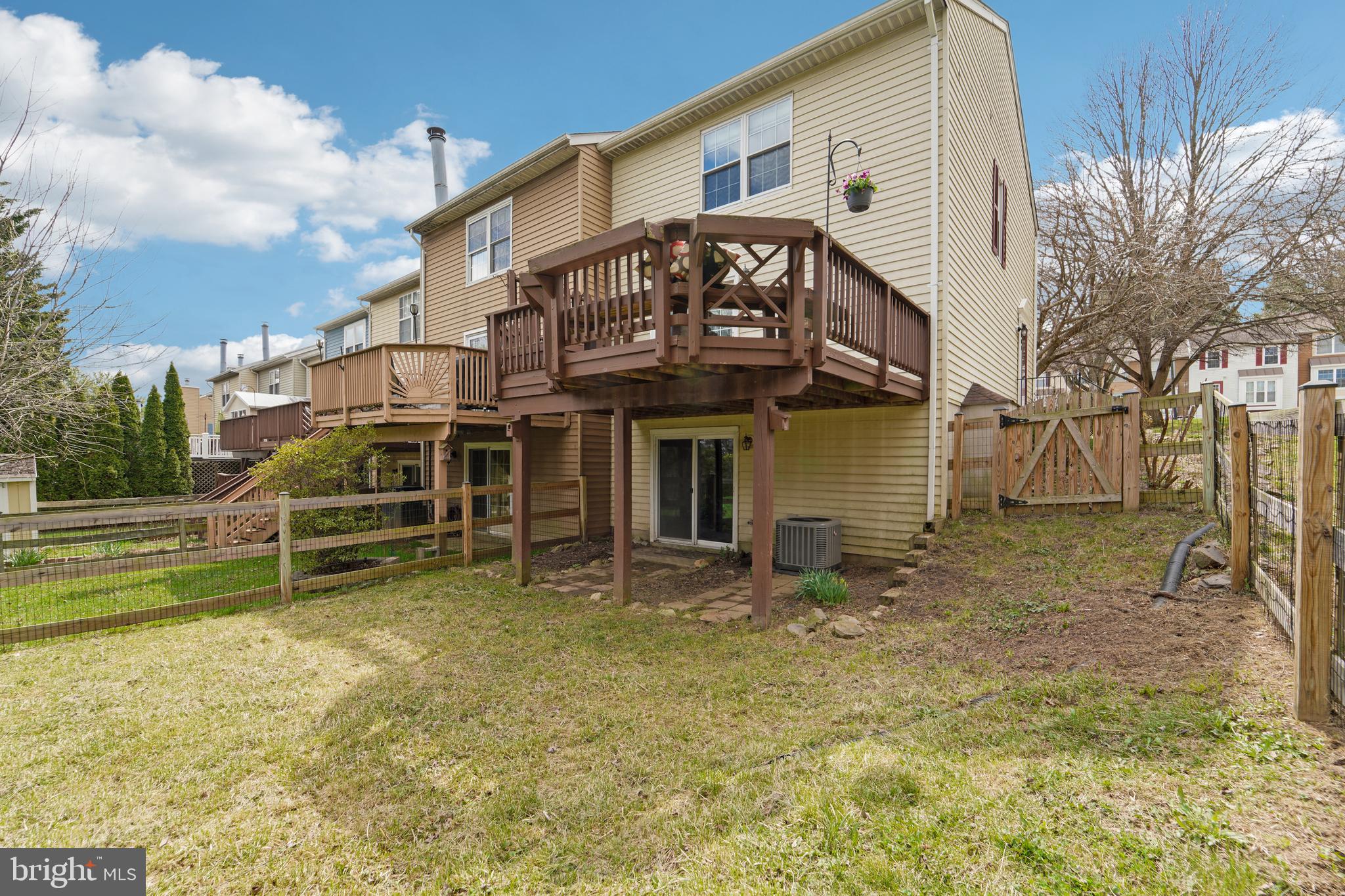 ROBERTS FIELD - Residential