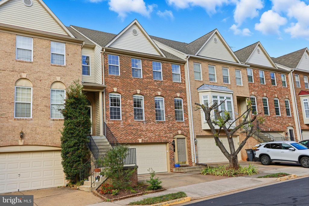Photo of 47716 Bowline Terrace, STERLING, VA 20165 (MLS # VALO2109620)