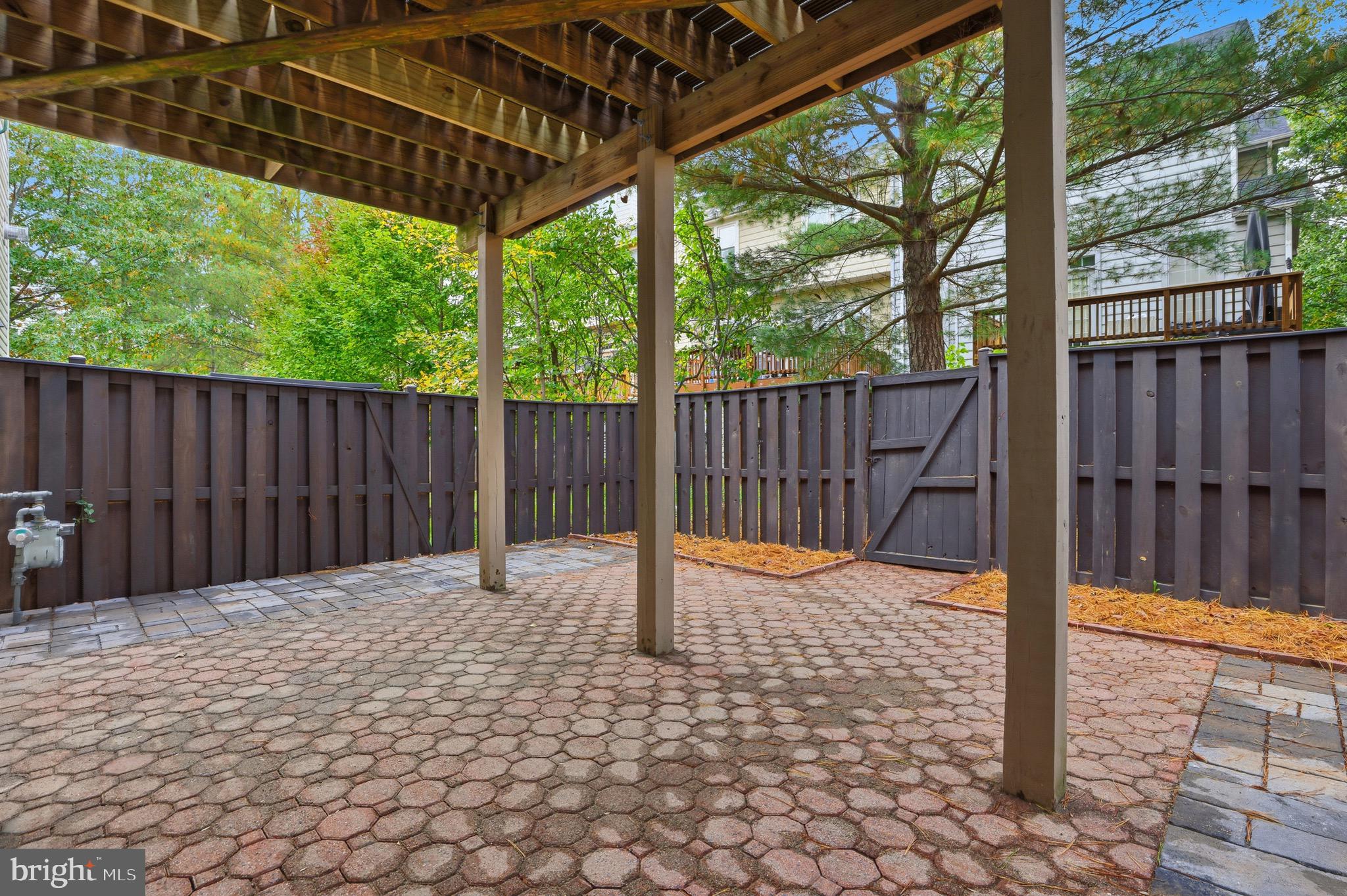 LOWES ISLAND/CASCADES - Residential Lease