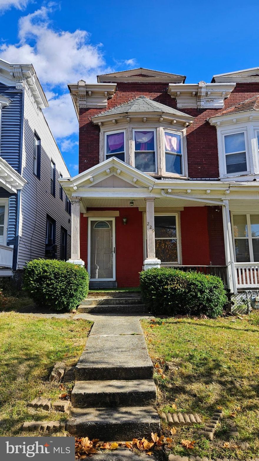 Great starter home or investment opportunity with 3 bedrooms and 1 large bathroom. All the kitchen appliances plus washer and dryer are included. Situated close to local amenities, schools, and parks, this property offers convenience and a great living environment. Don't miss out and schedule your showing today!