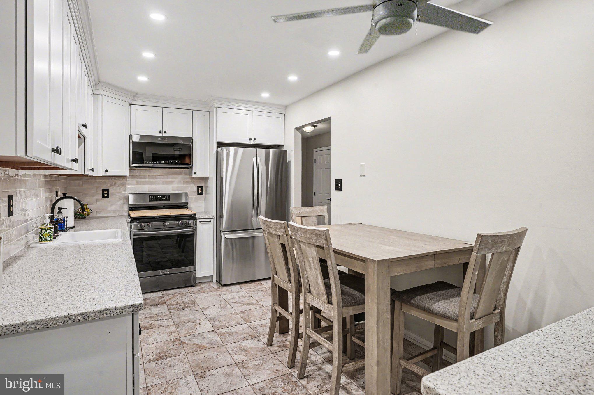 FOX RIDGE - Residential