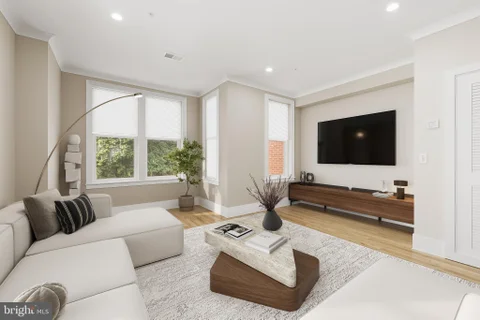 MLS: DCDC2272576