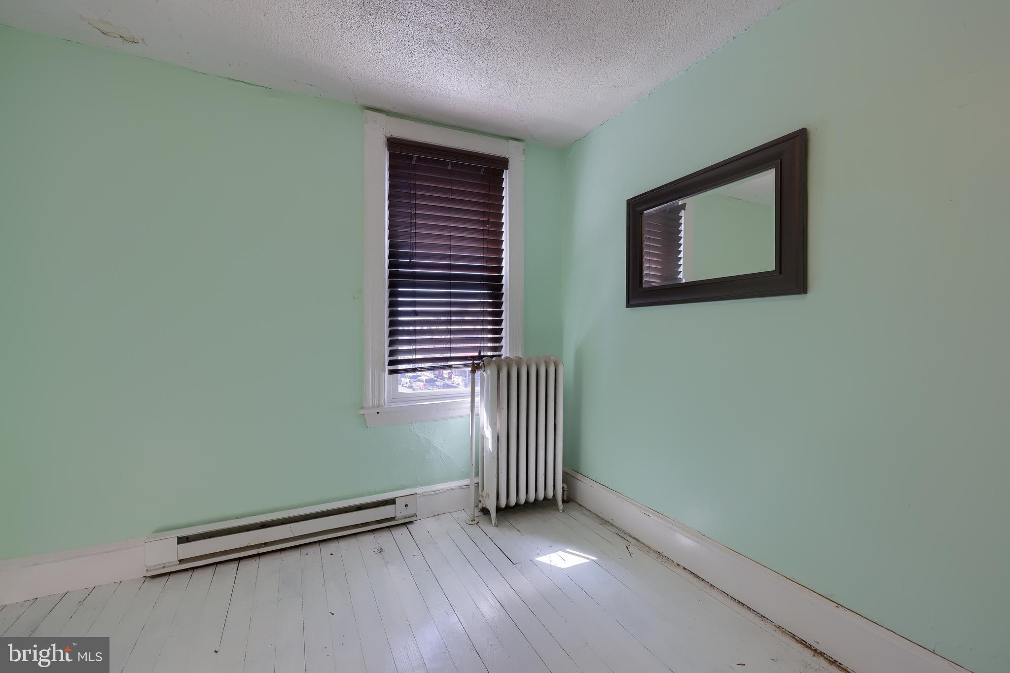 LANCASTER SOUTH END - Residential