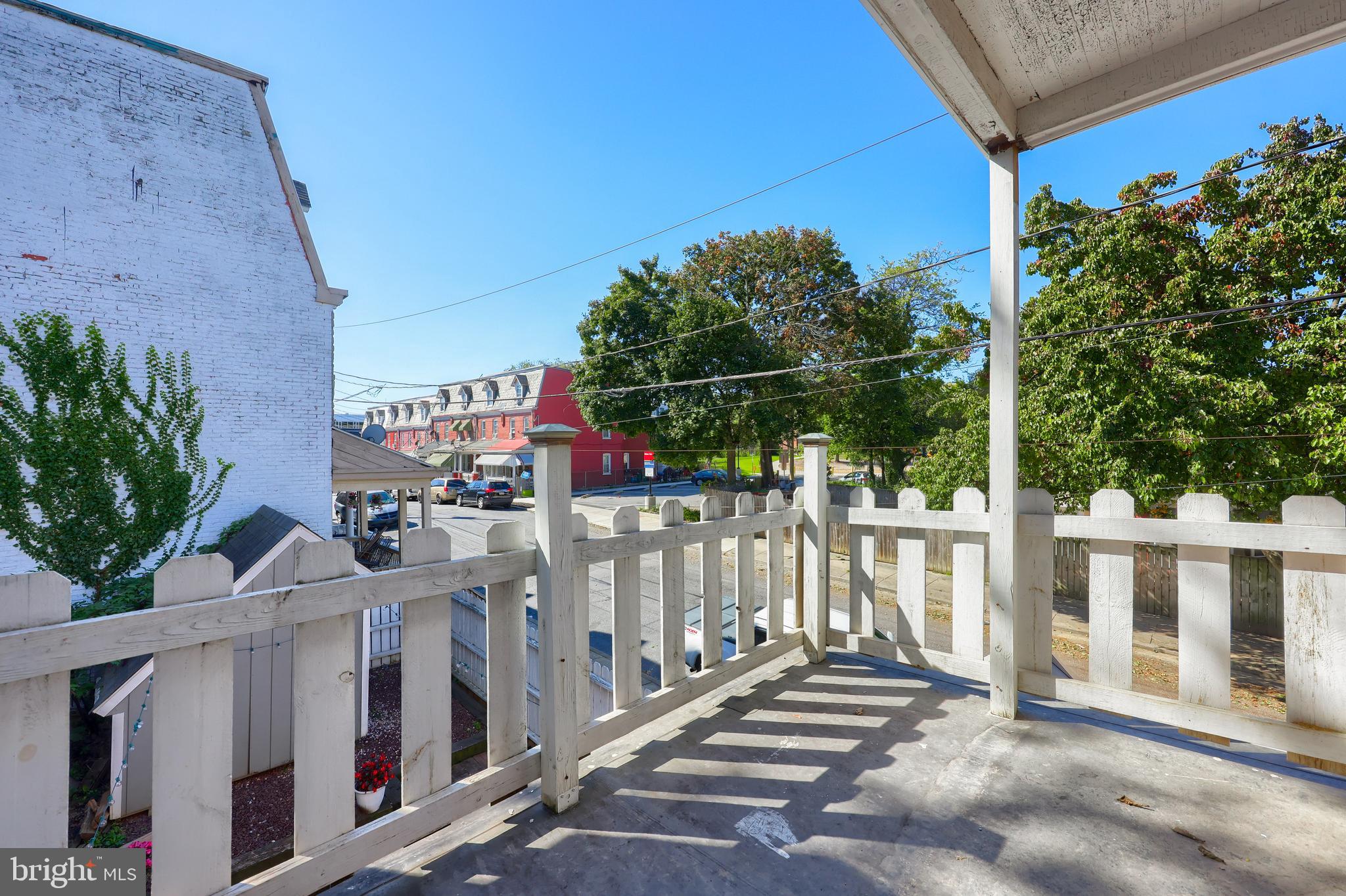 LANCASTER SOUTH END - Residential