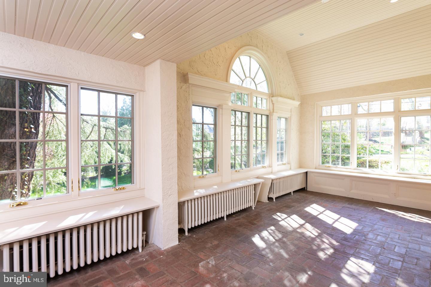 SOUTH WAYNE - Residential