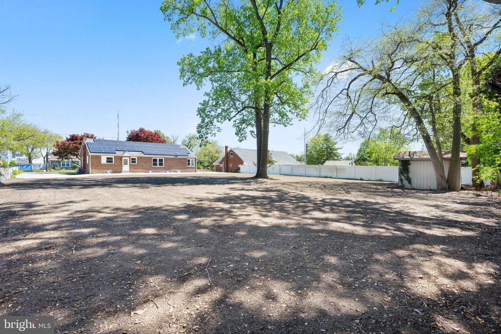 Photo of 21 S Oakland Avenue, RUNNEMEDE, NJ 08078 (MLS # NJCD2116268)