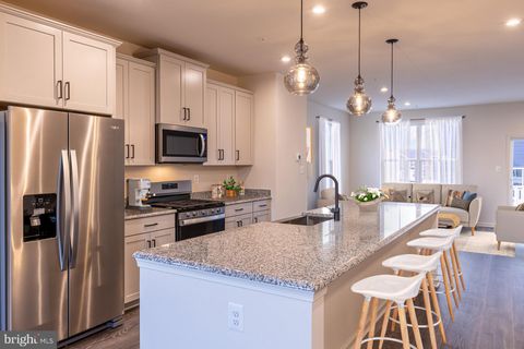 Townhouse For Sale - 4104 Viewpath Road<br/> ELLICOTT CITY, MD 21043