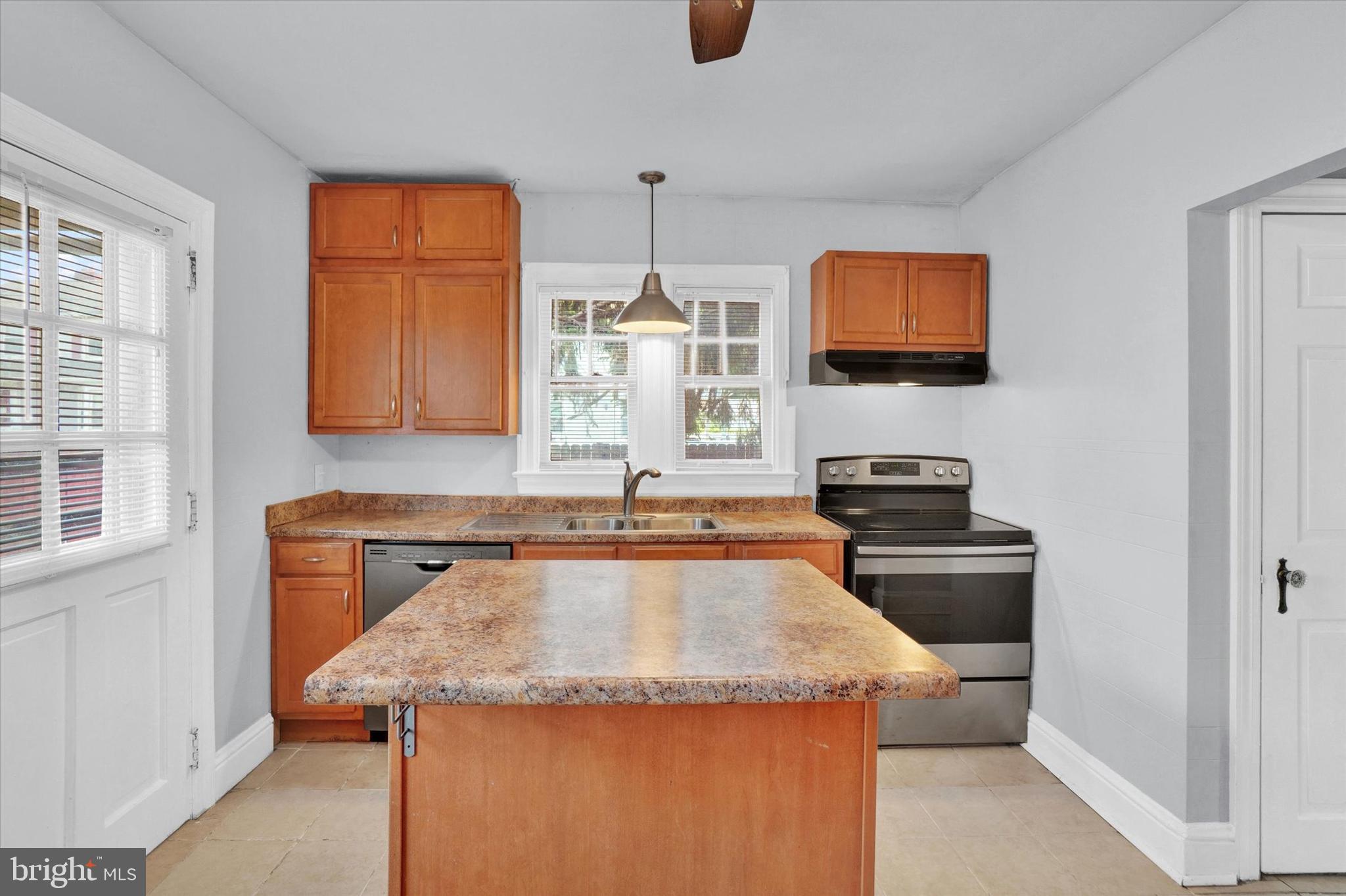 ELMWOOD - Residential