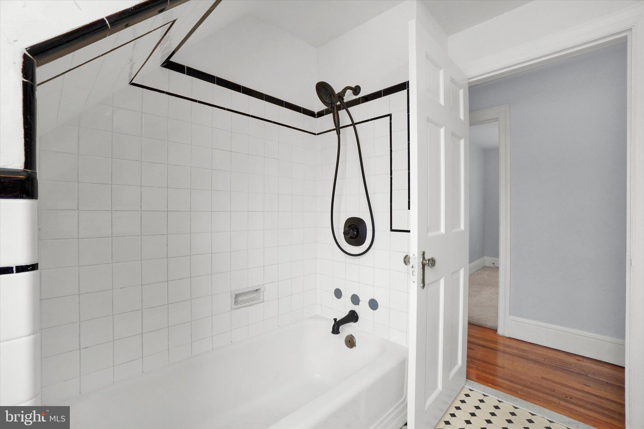 ELMWOOD - Residential