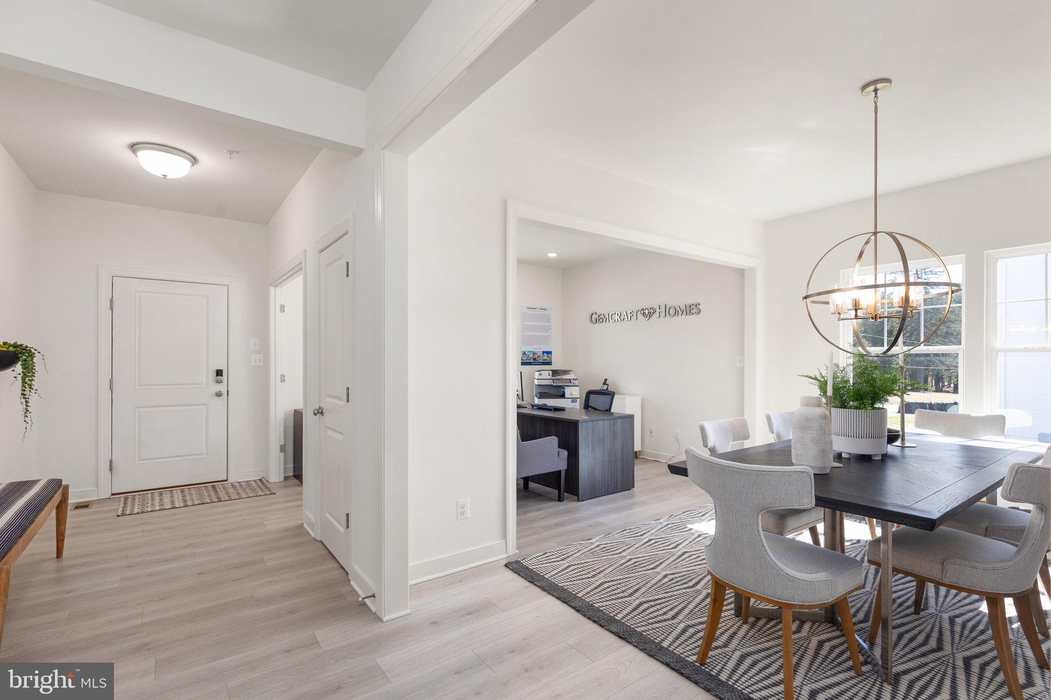 CAPTAIN'S COVE - Residential