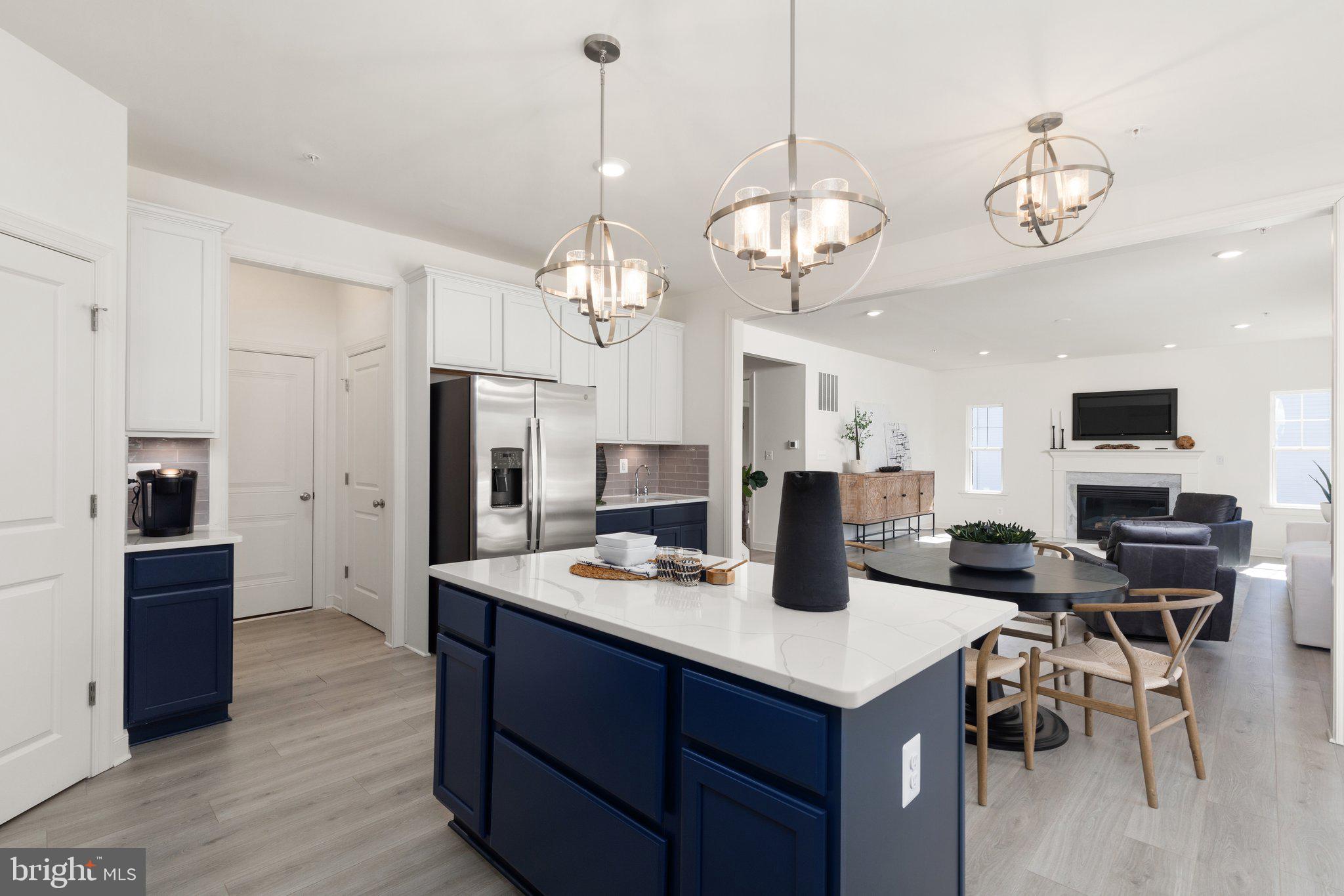 CAPTAIN'S COVE - Residential