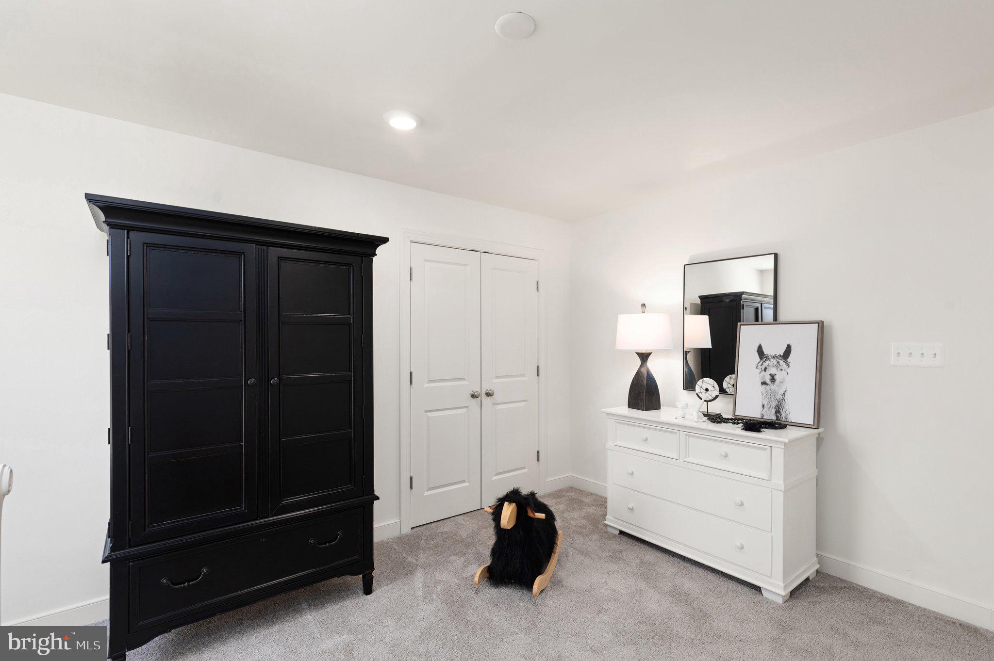 CAPTAIN'S COVE - Residential