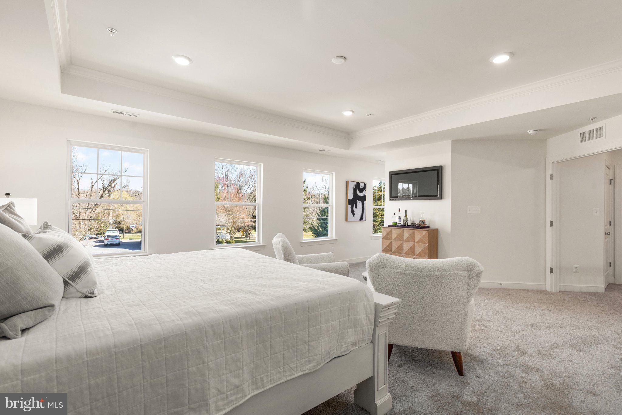 CAPTAIN'S COVE - Residential