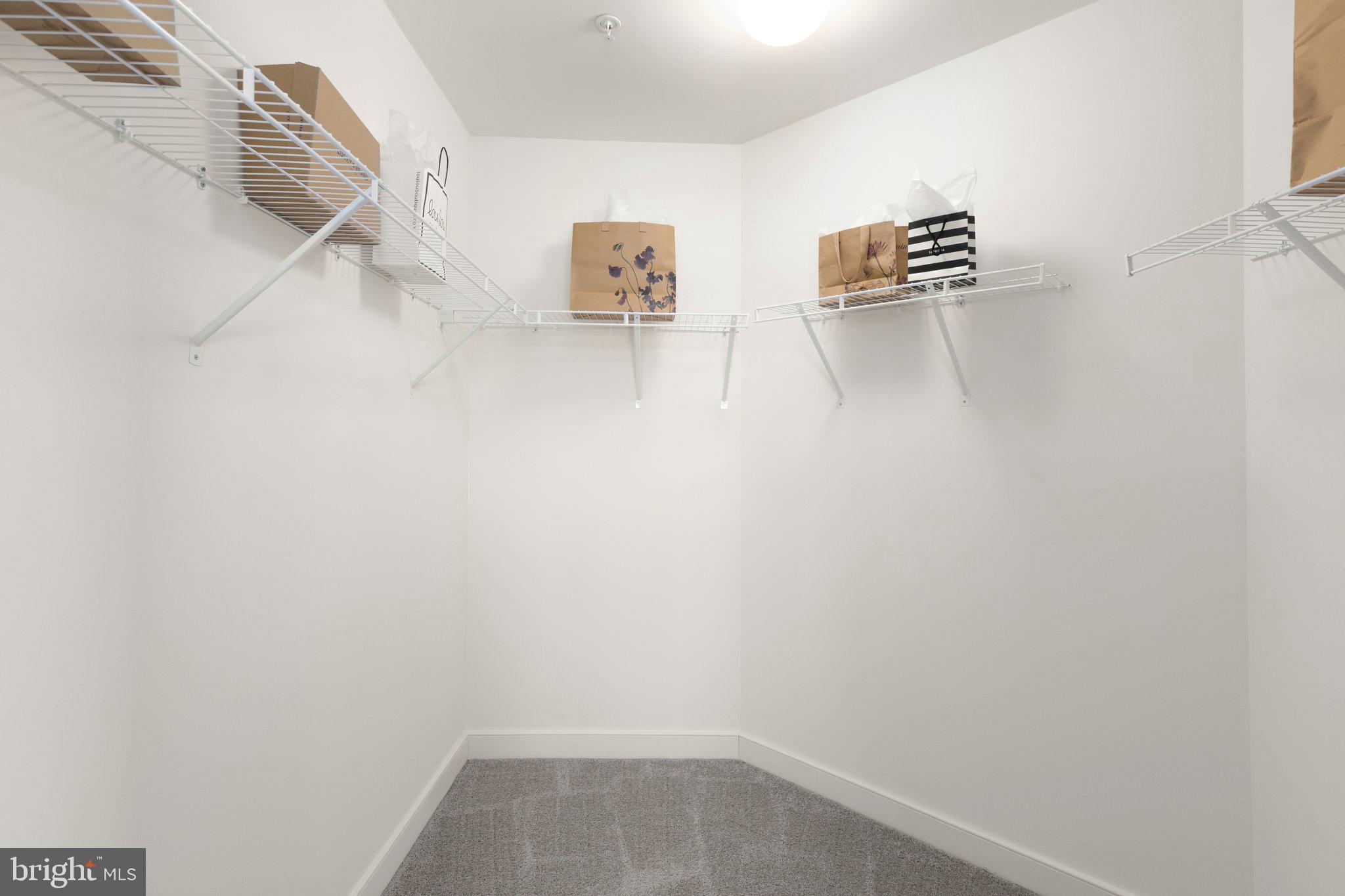 CAPTAIN'S COVE - Residential