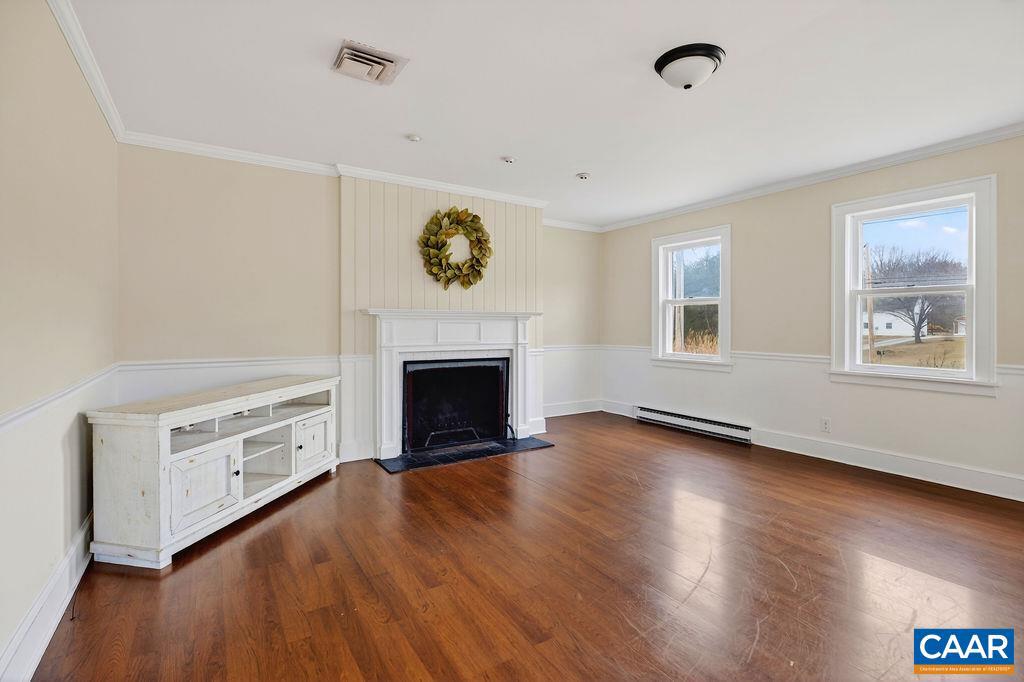 5694 PATRICK HENRY HWY