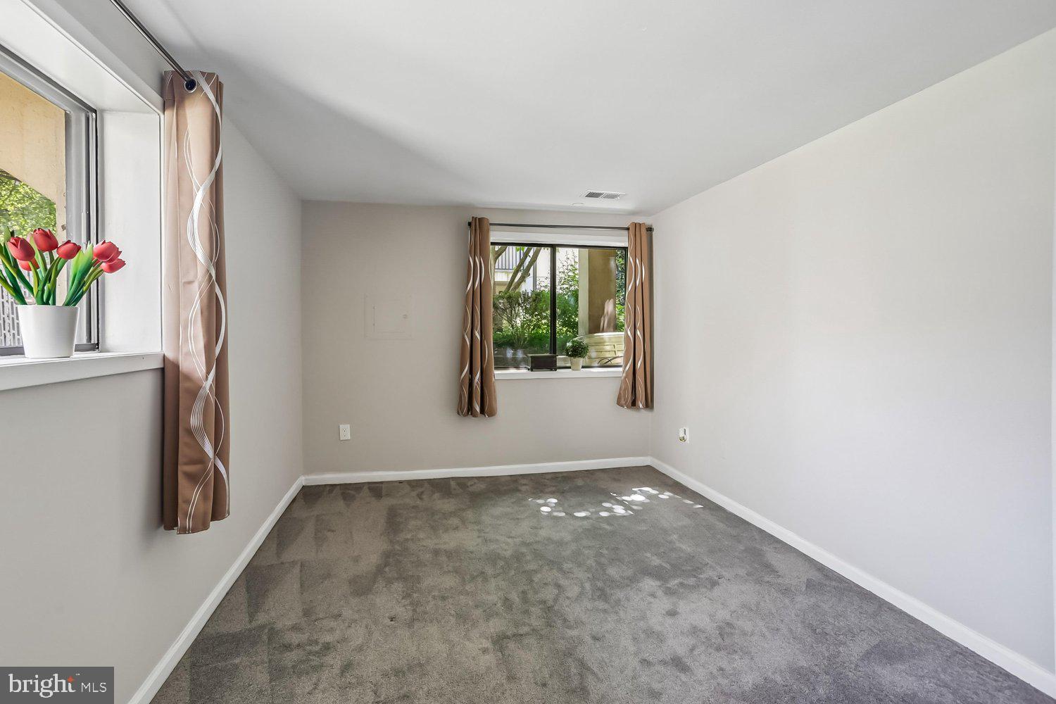 CHRISTOPHER COURT - Residential