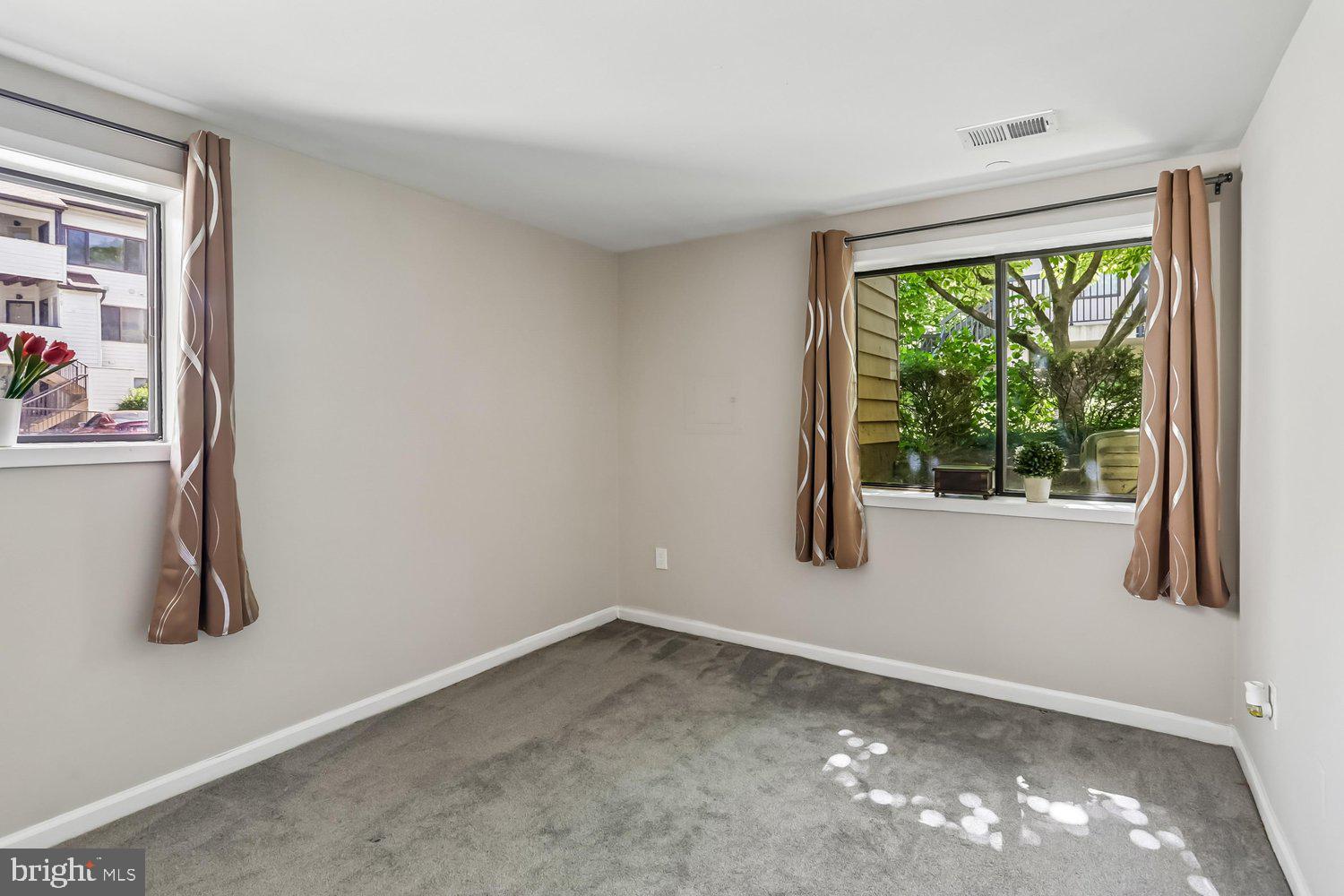 CHRISTOPHER COURT - Residential