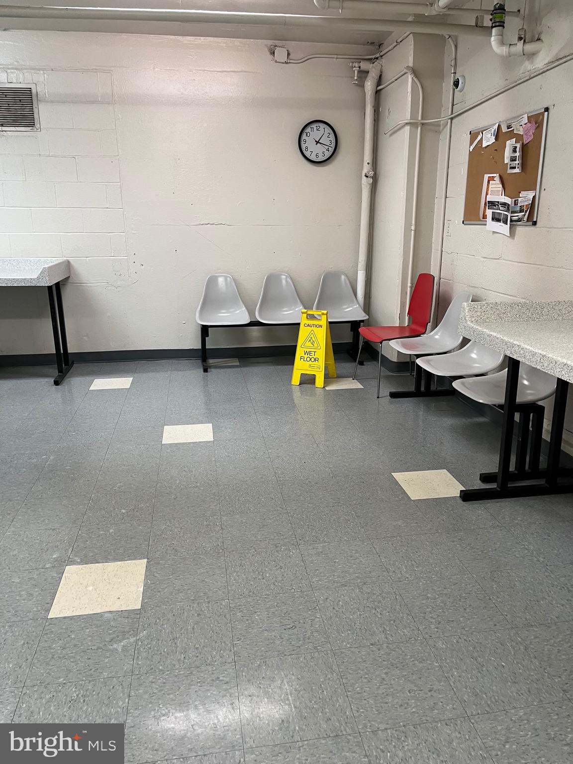 RIVER PLACE EAST - Residential Lease