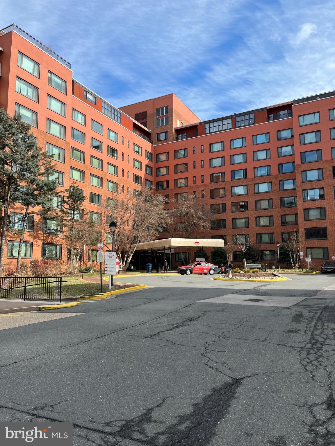 RIVER PLACE EAST - Residential Lease