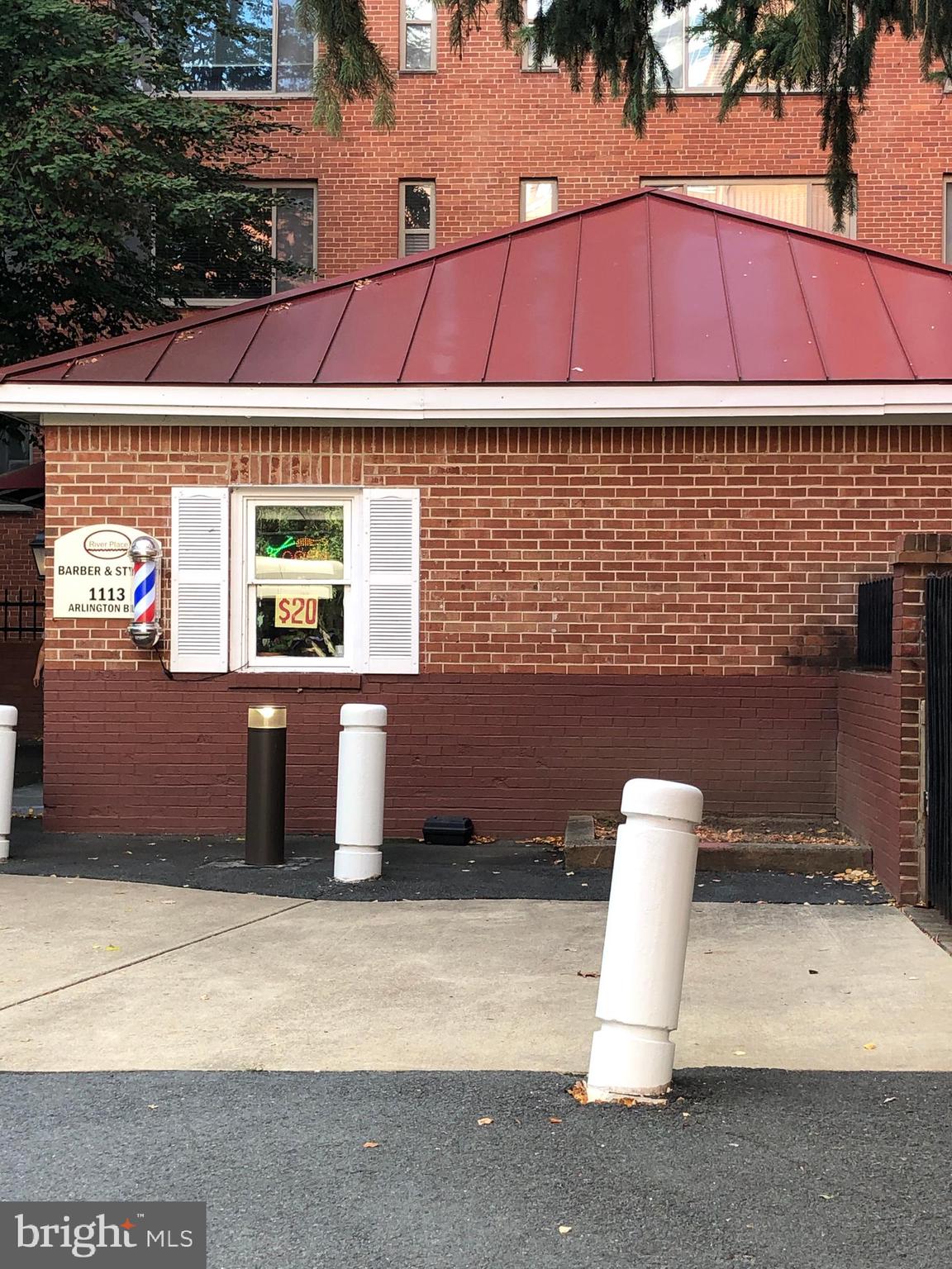 RIVER PLACE EAST - Residential Lease