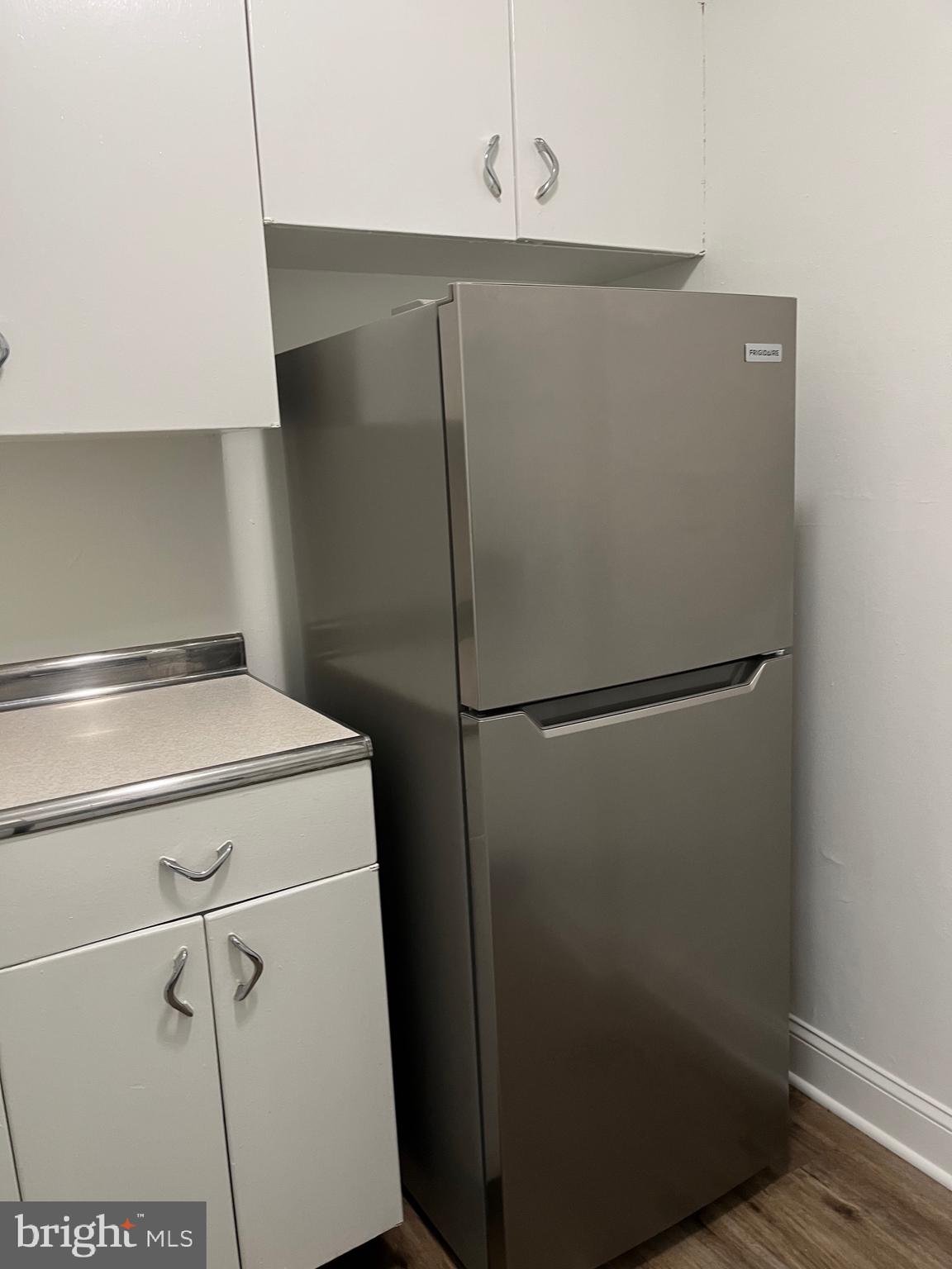 RIVER PLACE EAST - Residential Lease