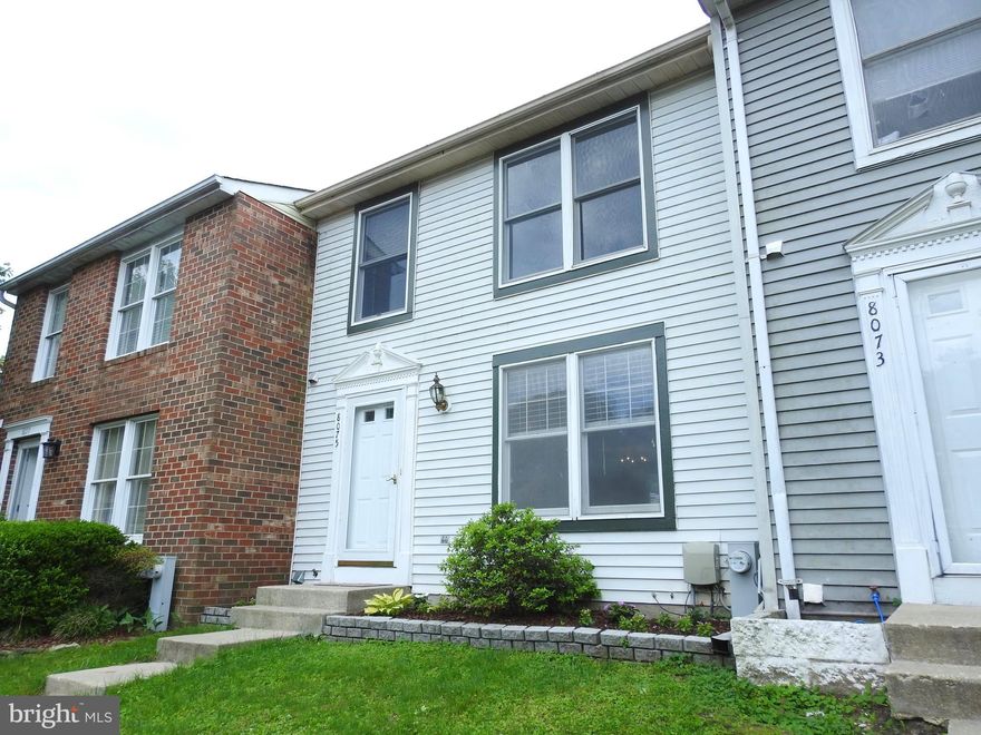 Very well maintained townhome in excellent move-in condition located on quiet cul-de-sac with no thru traffic. Freshly painted throughout. Includes updated bathrooms, large lower level family room, new wall to wall carpet & recently installed hardwood floors throughout entire open concept main level. Master bedroom suite includes en-suite full bath, walk in closet and dressing area.