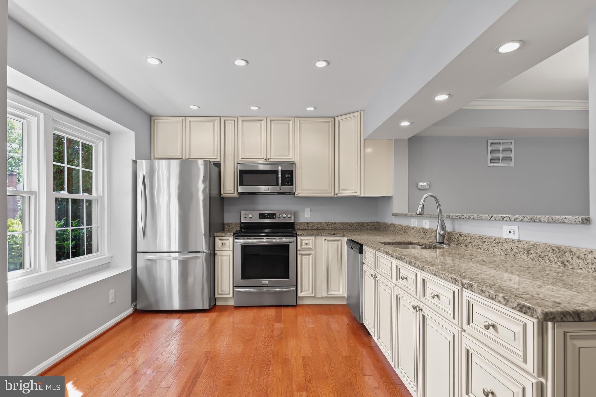 WOODLYNNE COMMUNITY - Residential