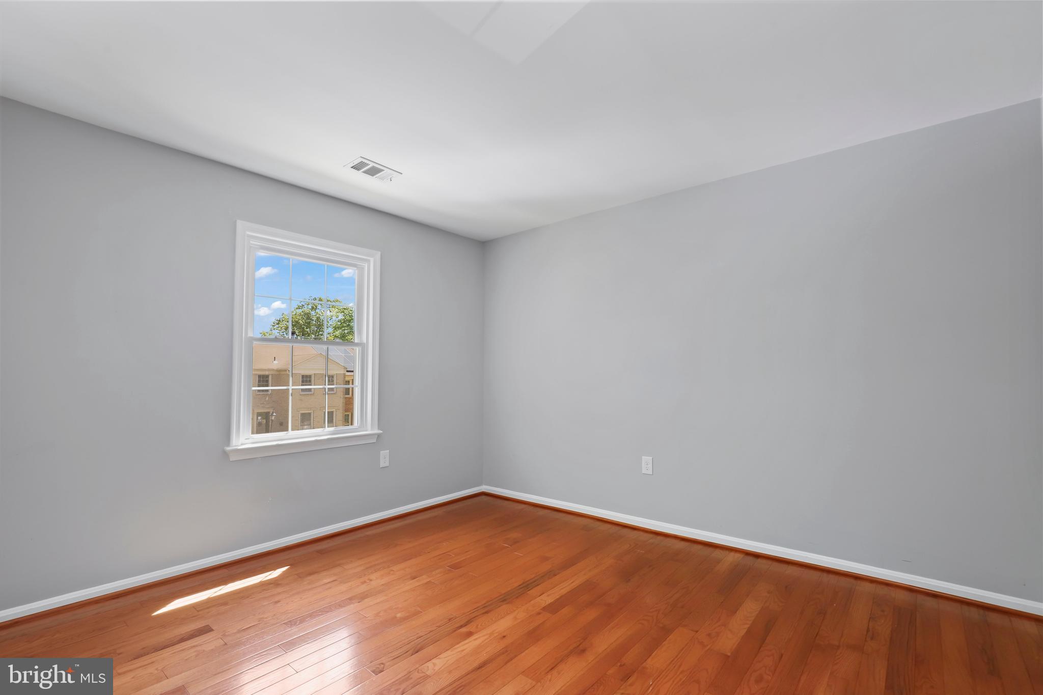 WOODLYNNE COMMUNITY - Residential