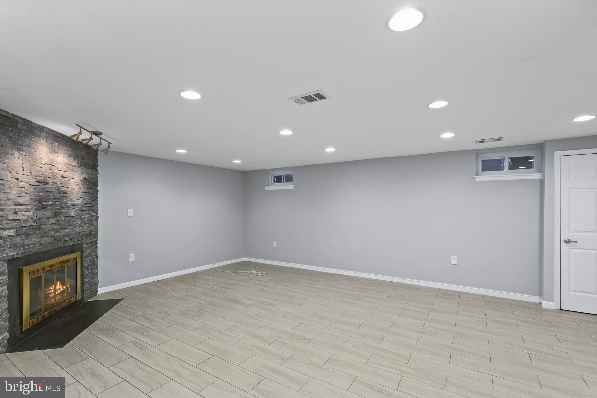 WOODLYNNE COMMUNITY - Residential