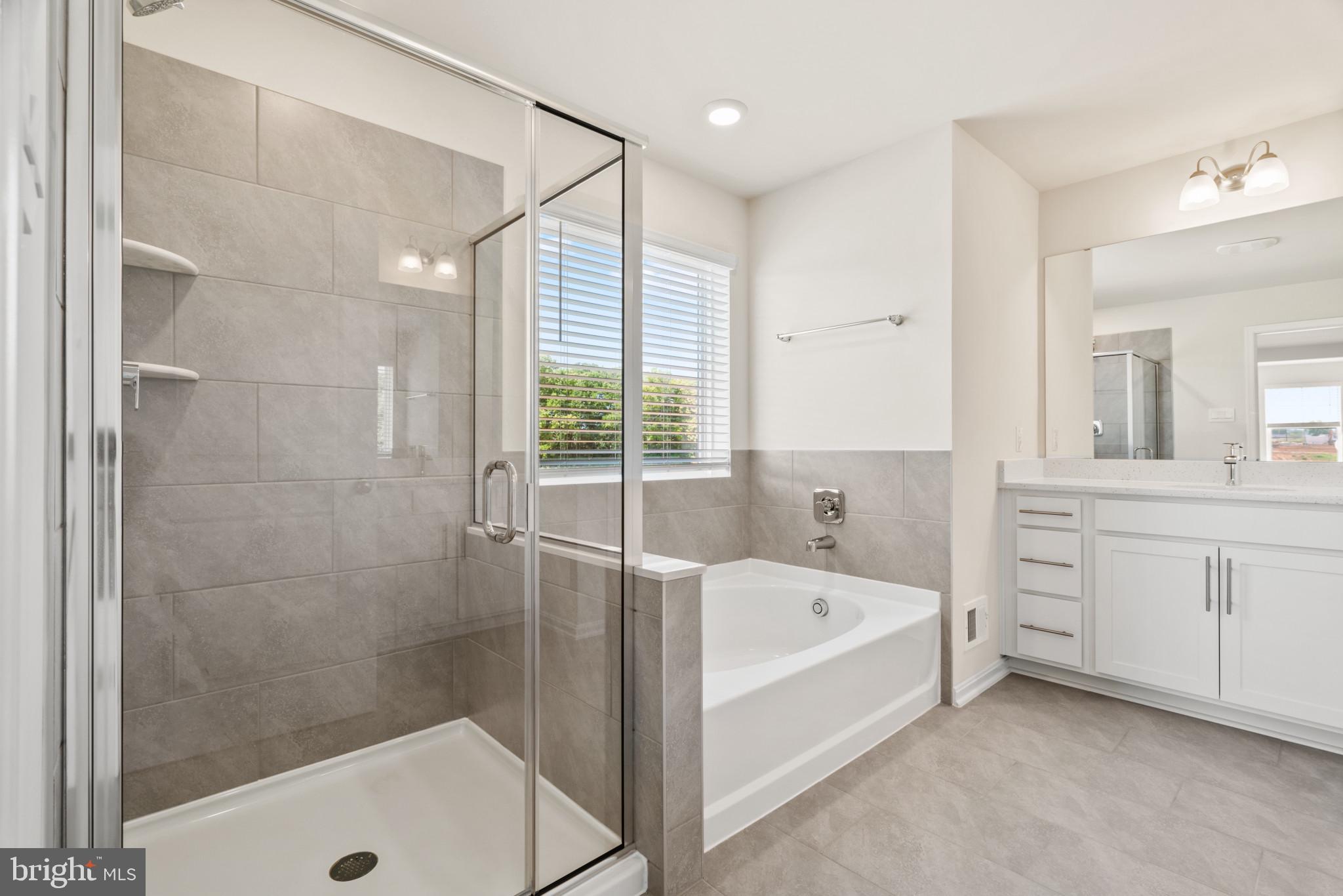 CREEKSIDE ESTATES - Residential