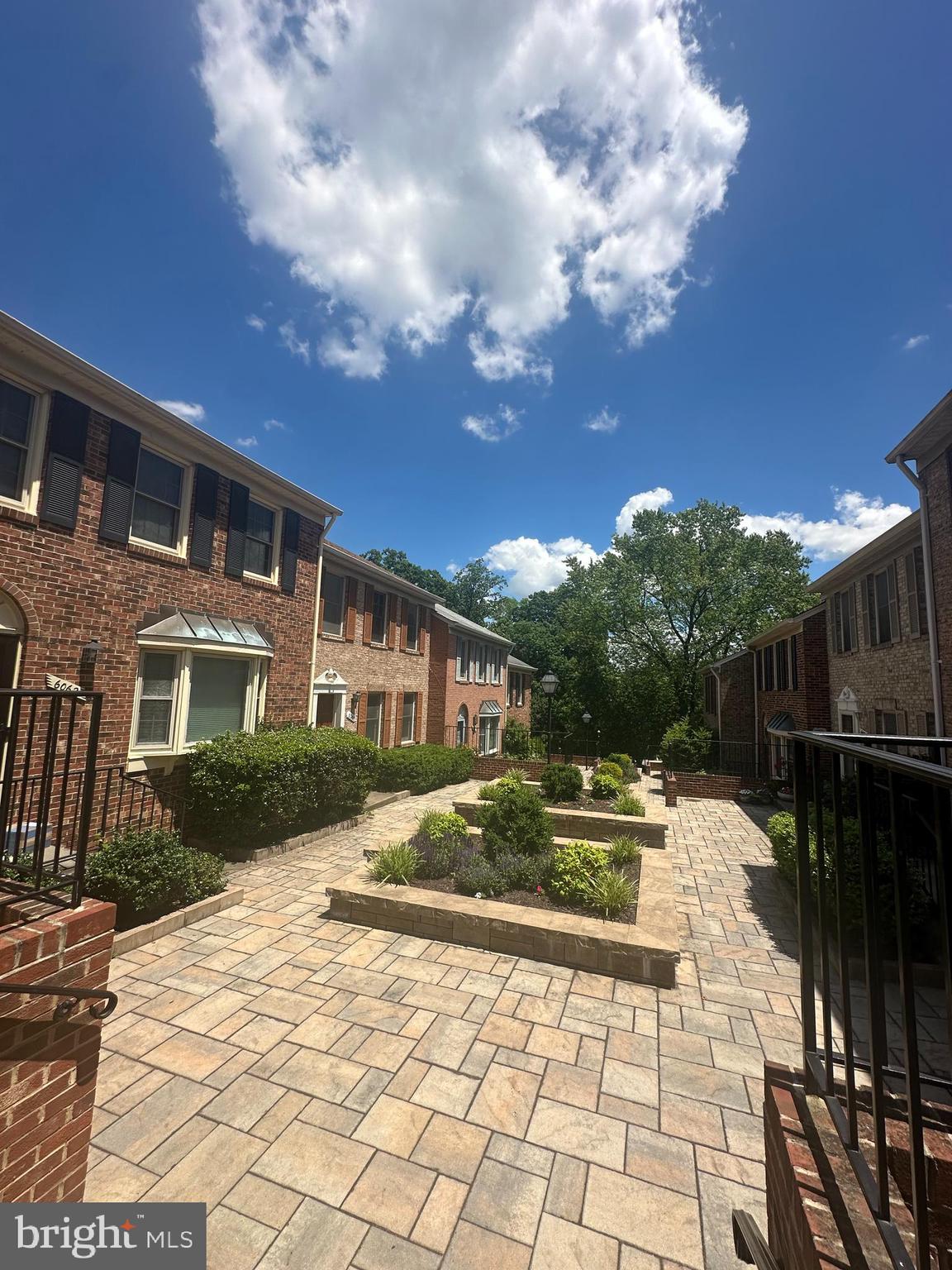 BEAUREGARD MANOR - Residential Lease