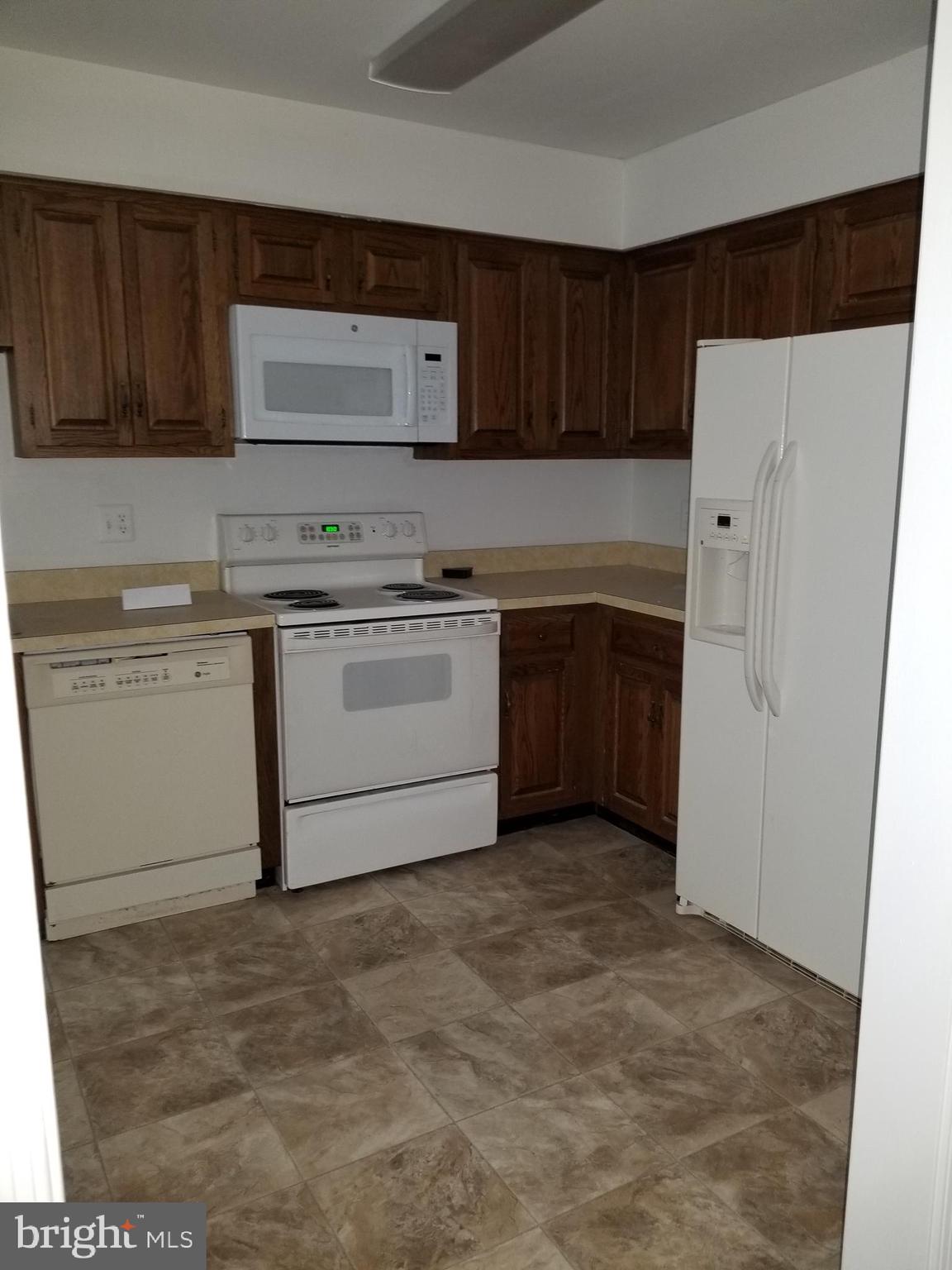 BEAUREGARD MANOR - Residential Lease