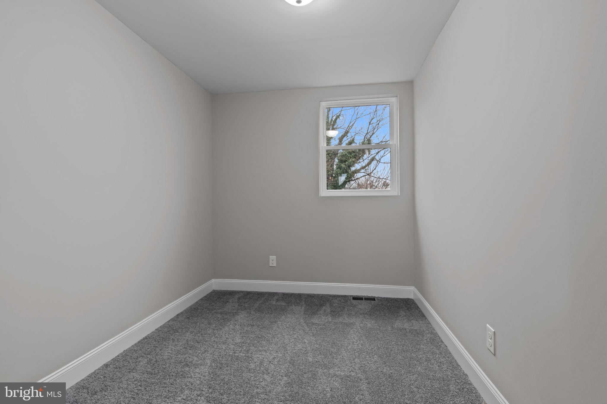 ASHTON-WOODENBRIDGE - Residential