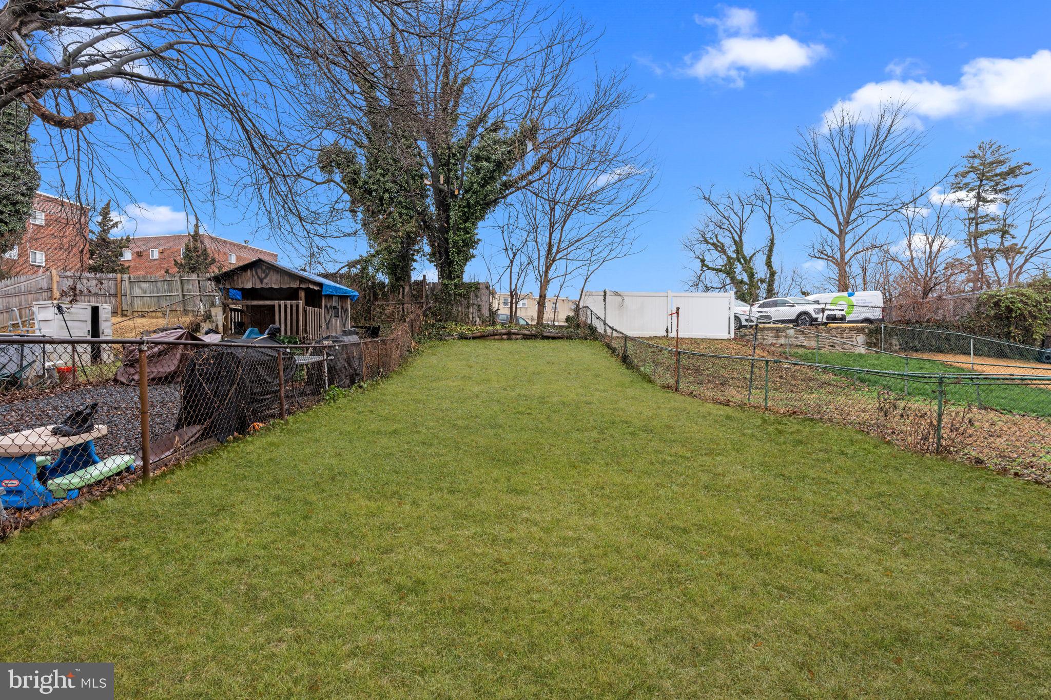 ASHTON-WOODENBRIDGE - Residential